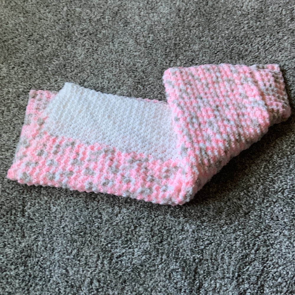 NWOT hand crocheted baby blanket